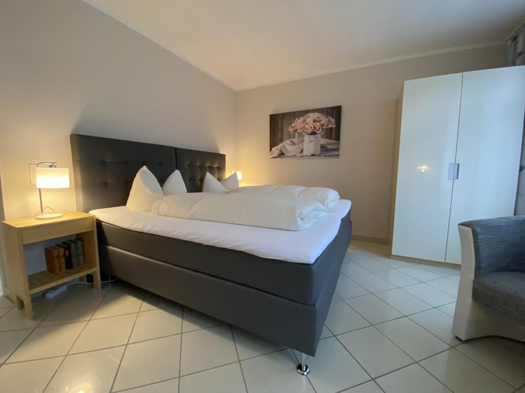 Apartments Und Zimmer Gaestehaus Matthias ドレスデン エクステリア 写真