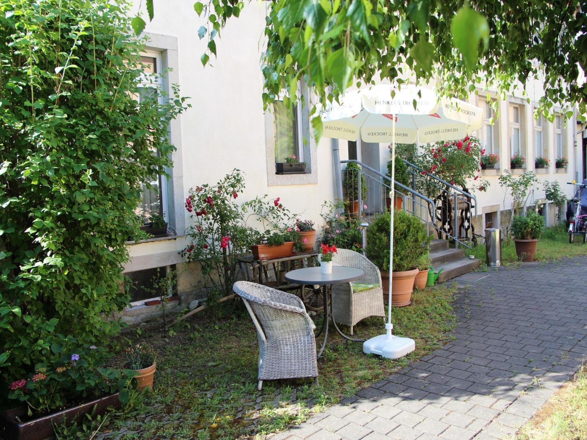 Apartments Und Zimmer Gaestehaus Matthias ドレスデン エクステリア 写真