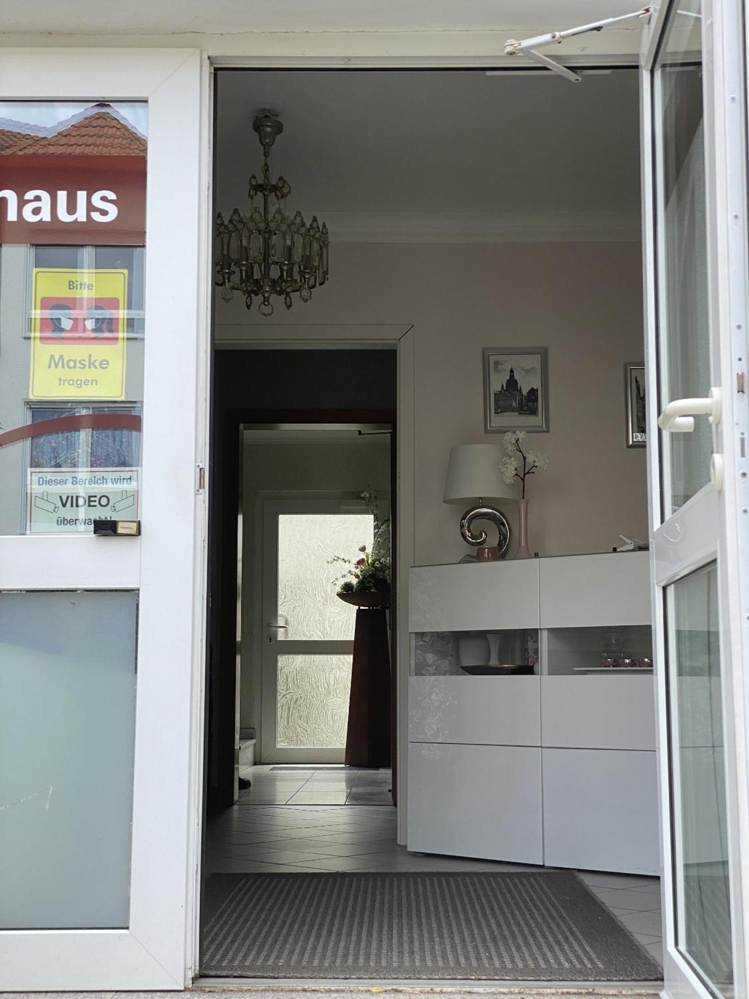 Apartments Und Zimmer Gaestehaus Matthias ドレスデン エクステリア 写真