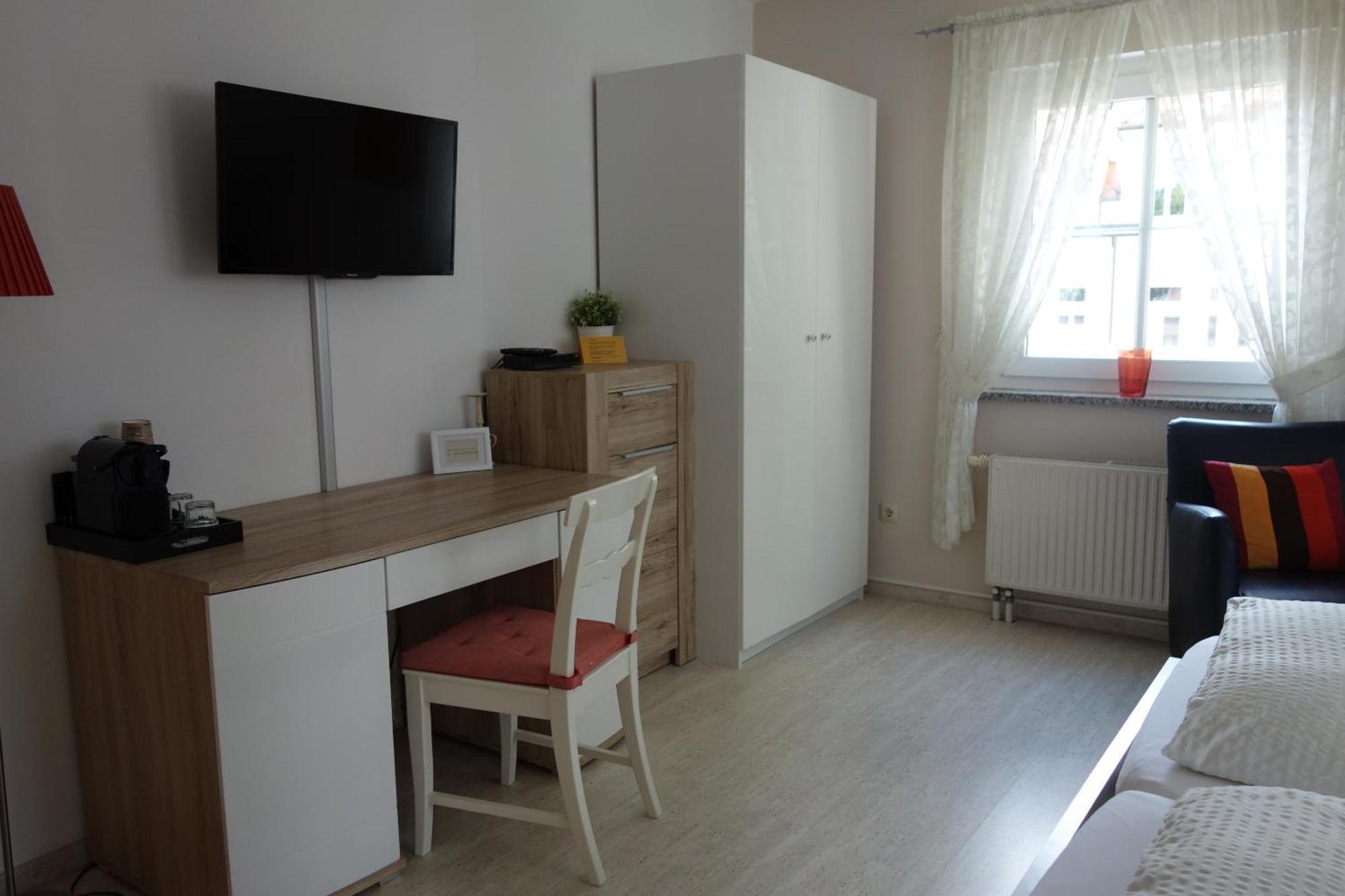 Apartments Und Zimmer Gaestehaus Matthias ドレスデン エクステリア 写真