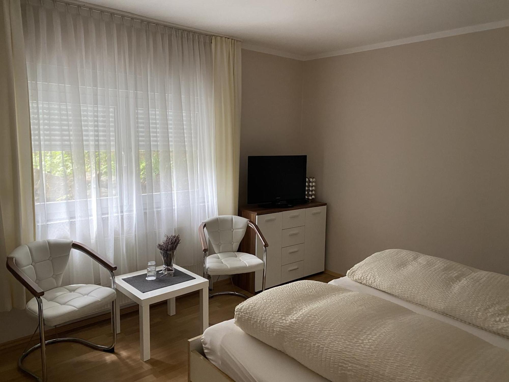 Apartments Und Zimmer Gaestehaus Matthias ドレスデン 部屋 写真