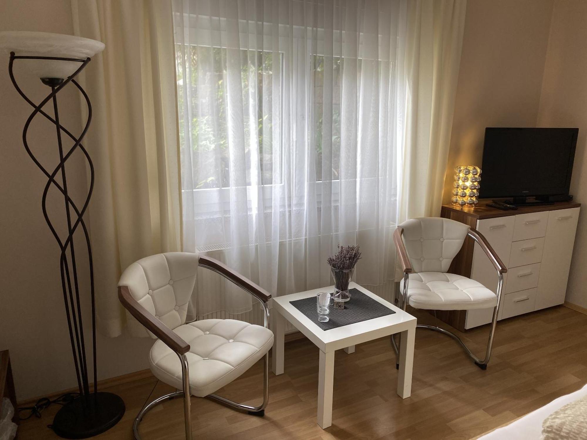 Apartments Und Zimmer Gaestehaus Matthias ドレスデン エクステリア 写真