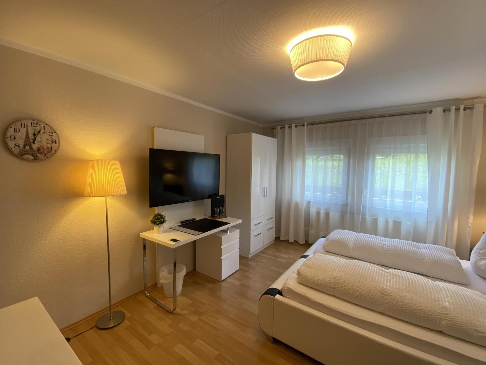 Apartments Und Zimmer Gaestehaus Matthias ドレスデン 部屋 写真