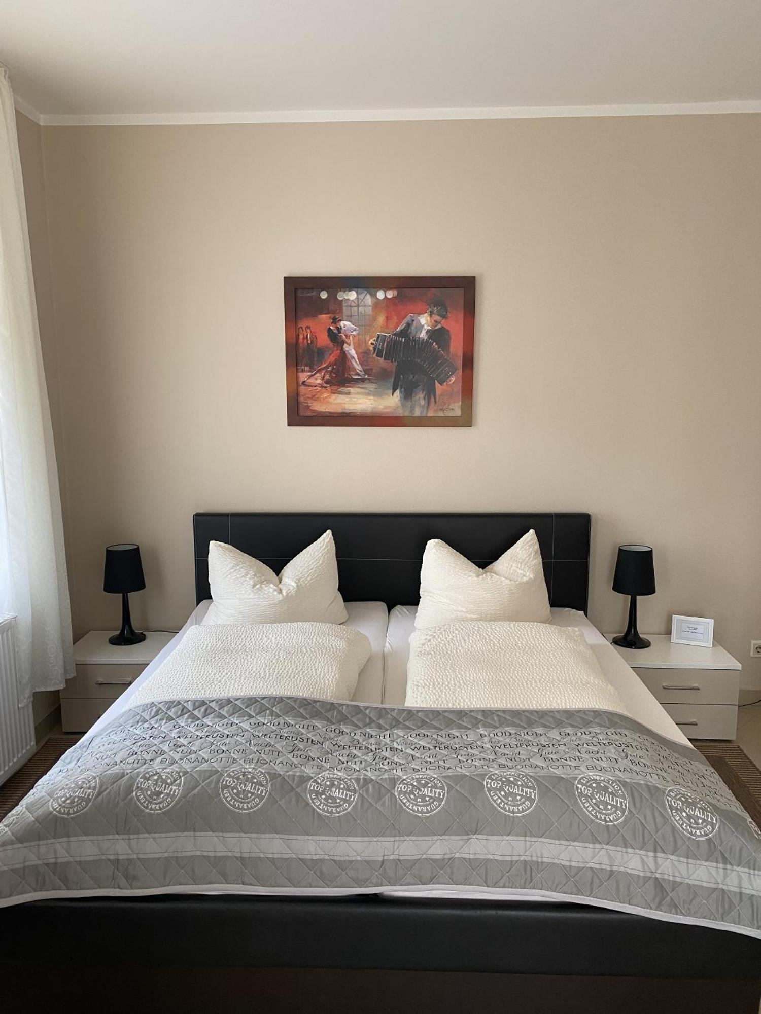 Apartments Und Zimmer Gaestehaus Matthias ドレスデン 部屋 写真