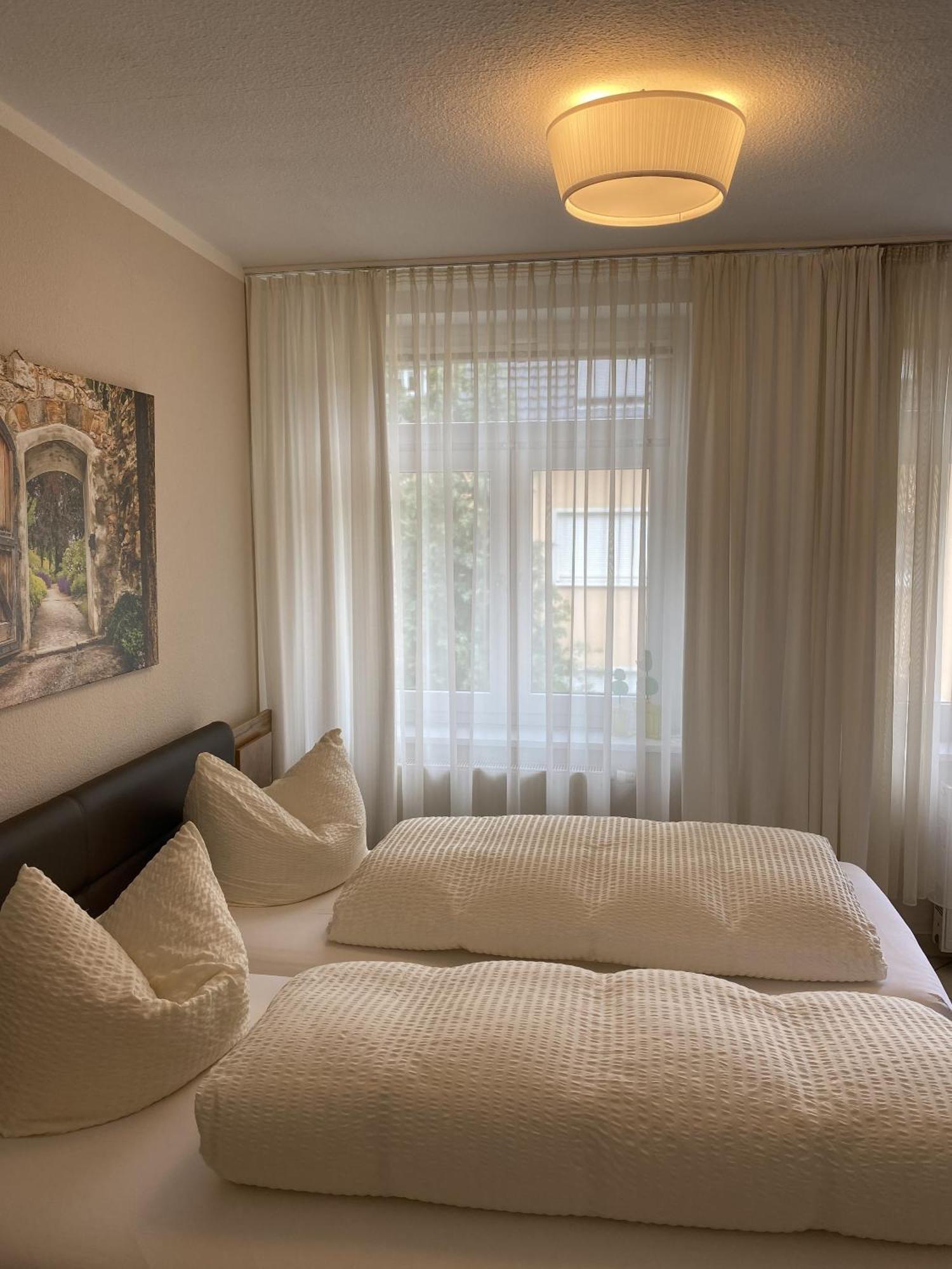 Apartments Und Zimmer Gaestehaus Matthias ドレスデン 部屋 写真