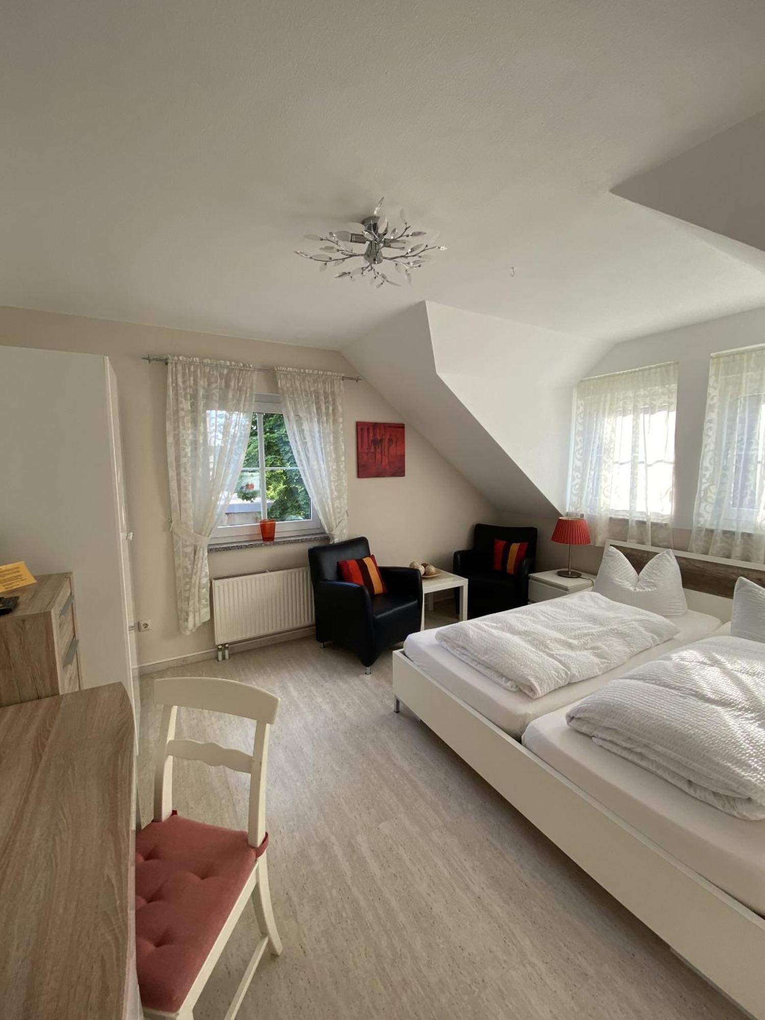 Apartments Und Zimmer Gaestehaus Matthias ドレスデン 部屋 写真