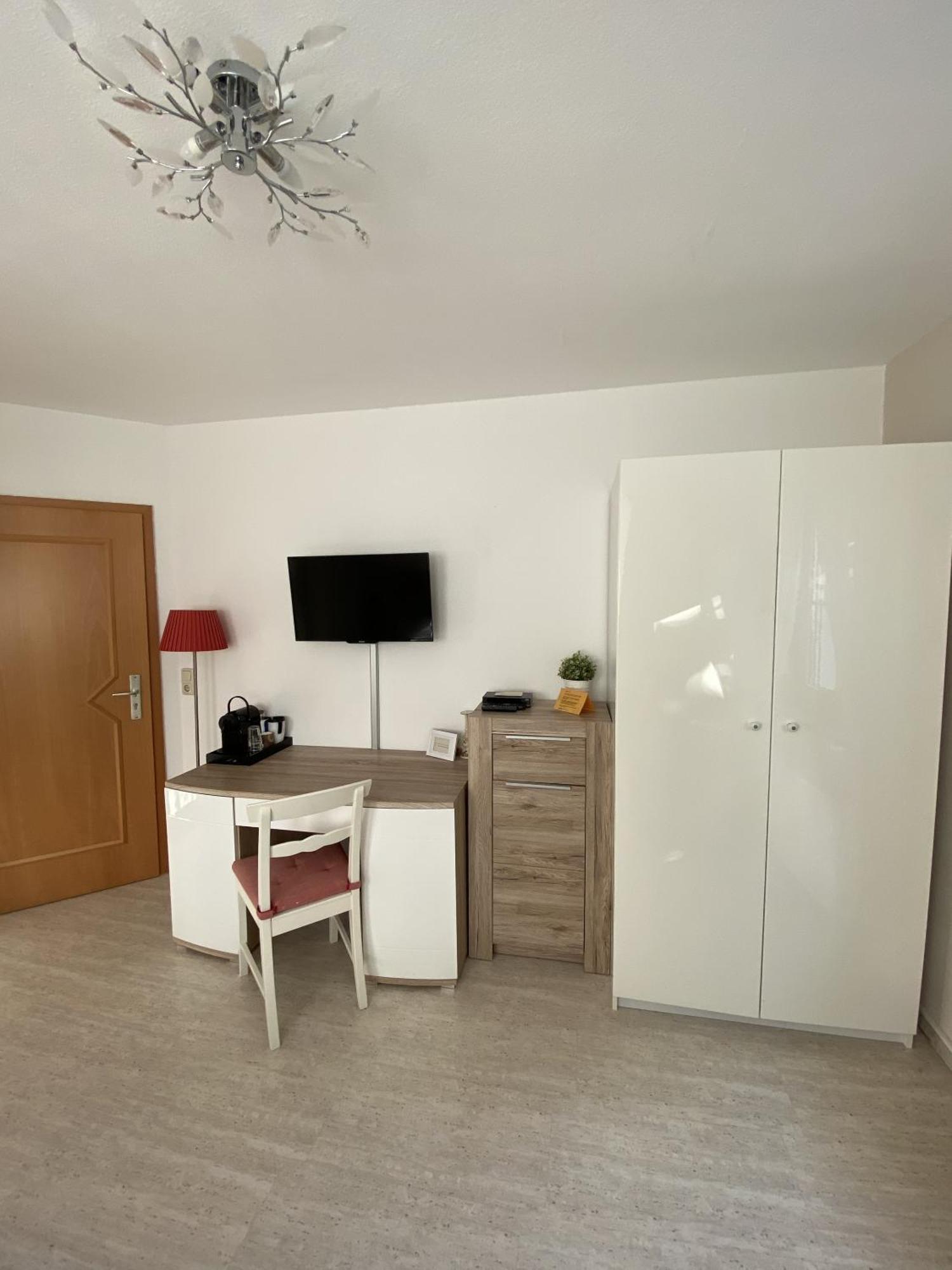 Apartments Und Zimmer Gaestehaus Matthias ドレスデン 部屋 写真