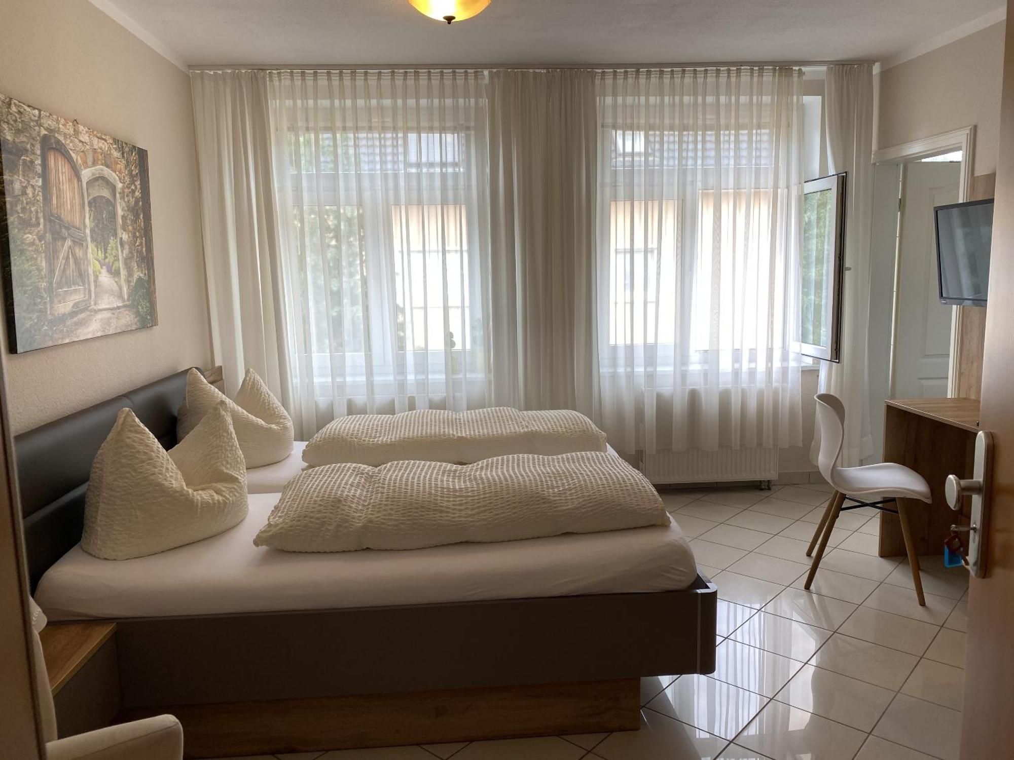 Apartments Und Zimmer Gaestehaus Matthias ドレスデン 部屋 写真