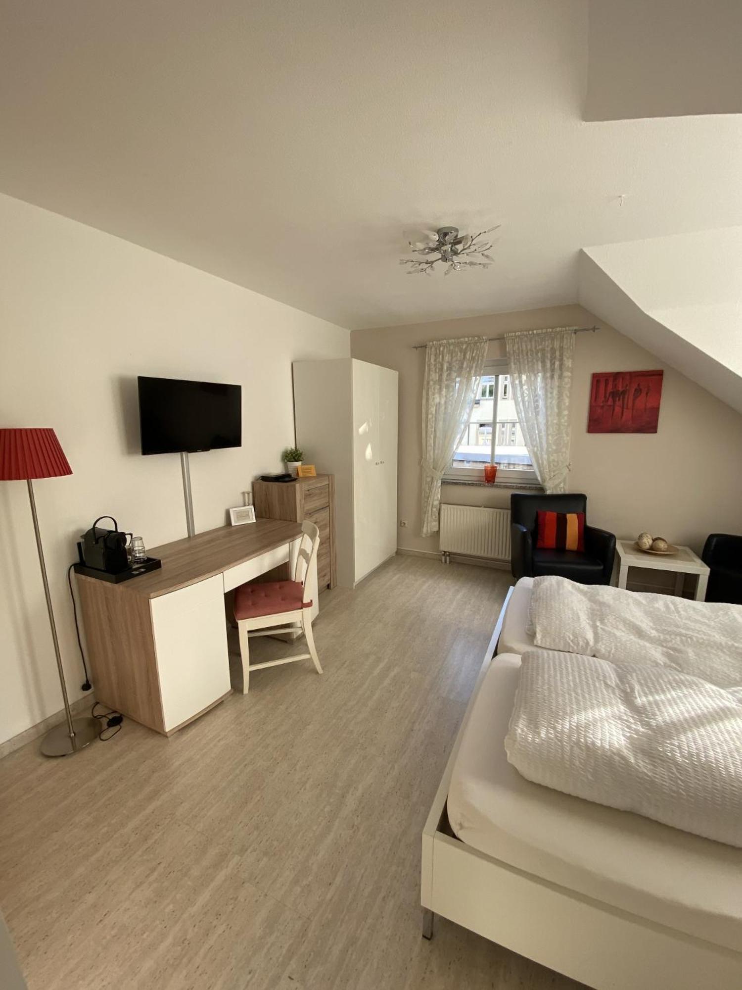 Apartments Und Zimmer Gaestehaus Matthias ドレスデン 部屋 写真